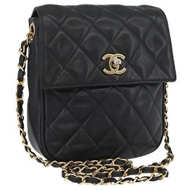 CHANEL Bolsa de Ombro Matelassé em Couro de Cordeiro Preto Ouro CC Auth bs34036