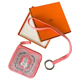 Hermès Square Pocket Tasche Rosa Leder Tigerprint