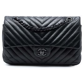 Chanel Nero Medio Classico Chevron Pelle di Agnello So Black Doppio Flap