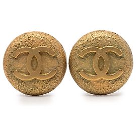 Orecchini rotondi a clip CC in oro placcato Chanel