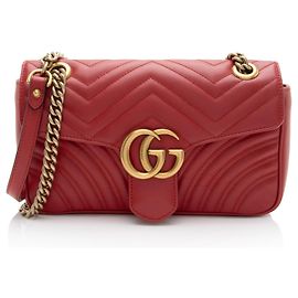 Borsa a tracolla media GG Marmont in pelle Matelassé Gucci