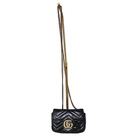 Bolso cruzado super mini GG Marmont de Gucci en negro