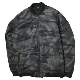 Autre Marque Chaqueta acolchada con cremallera técnica de camuflaje STAMPD