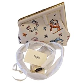 Fendi First Clutch Weiß Zodiac Stickerei Stoff