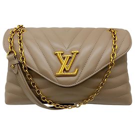 Borsa a Spalla Louis Vuitton New Wave Chain GM in Pelle di Vitello Taupe