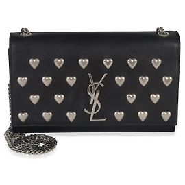 Borsa Kate Chain Medium in pelle di vitello liscia nera con cuore borchiato di Saint Laurent