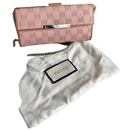 Gucci GG Supreme Geldbörse aus rosa Canvas