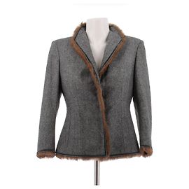 Alexander Mcqueen Grau Jacke mit braunem Wollfell