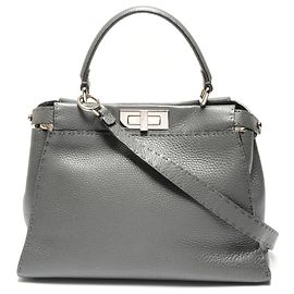 Borsa in pelle grigia Fendi Peekaboo