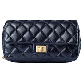 Belt bag in pelle trapuntata nera Chanel Reissue 2.55