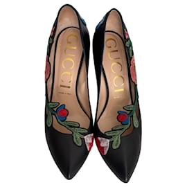 Gucci schwarze Leder bestickte High Heels