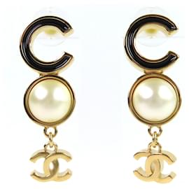 Orecchini a perla finta con il logo Coco di Chanel