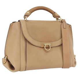 Bolsa de mão em couro Salvatore Ferragamo Gancini Sofia 2 em 1 Bege Ouro Auth LNZ545