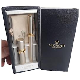 Set di atomizzatore e pennello per labbra Mikimoto International Pearl Bow Vintage