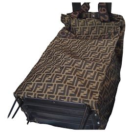 Grande Borsa Fendi in Tela Monogrammata con Ruote