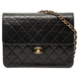 Chanel Preto Pequeno CC Couro de Cordeiro Matelassado Flap Único