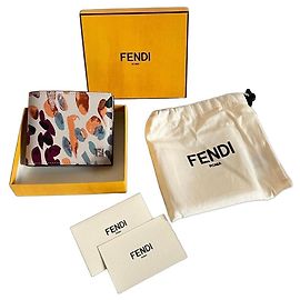 Portafoglio Bi-fold Fendi Falena in Pelle Grigia