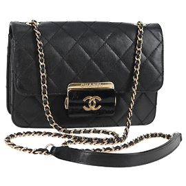 CHANEL Borsa a Spalla Matelassé in Pelle di Agnello Nera Oro CC Auth 127542SAM