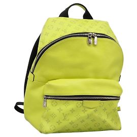 LOUIS VUITTON Taigalama Discovery Rucksack Gelb M30228 LV Auth IN055V