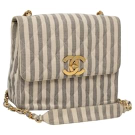 CHANEL Gestreifte Matelassé Schultertasche aus Canvas Weiß Grau CC Auth 110304SAV - Chanel