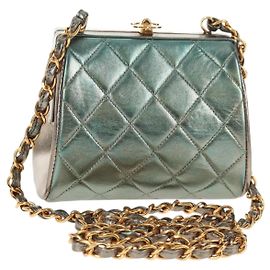 CHANEL Borsa a Spalla in Pelle Matelassé Verde con Catena CC Auth 136053SAV