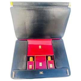 Hermès Neceser de tocador de cuero burdeos