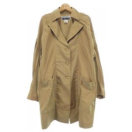 Abrigo ISSEY MIYAKE