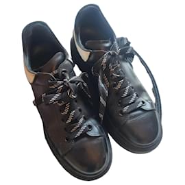 Schwarze Leder-Sneaker von Alexander McQueen