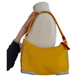 Borsa a spalla Prada in nylon giallo