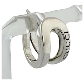 Orecchino Gucci in argento 925 con motivo a morsetto