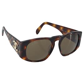 Óculos de sol CHANEL COCO de plástico marrom 01450 91235 CC Auth BA11839
