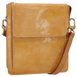 LOUIS VUITTON Pouch Motto Monogram Vernis Rosa Malvavisco M91312 Auth bs34298