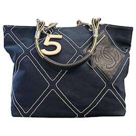 Borsa Chanel 2004 in blu notte