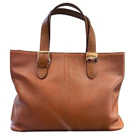 Burberry Lederhandtasche in reichhaltigem Braun