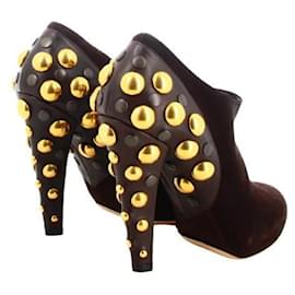 Stivali con tacco Gucci in suede marrone