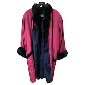 Manteau en fourrure bordeaux et noir Yves Saint Laurent