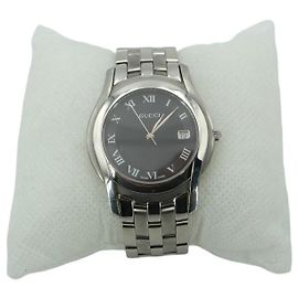 Gucci Orologio Mod 5500 M in acciaio inossidabile con indicatore di data, quadrante nero