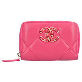 Monedero de piel de cordero Chanel 19