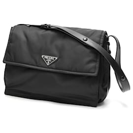 Borsa a Spalla Grande Imbottita in Re-Nylon PRADA