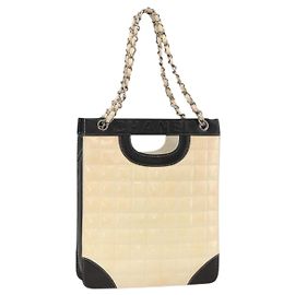 CHANEL Borsa a Spalla Choco Bar in Pelle Verniciata Beige Argento CC Auth BA11764A