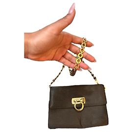 Salvatore Ferragamo Borsa a tracolla in pelle marrone con chiusura Gancini