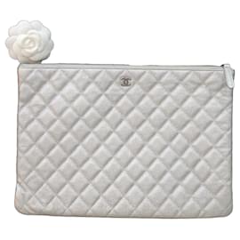 Chanel Silver Grain Leather Clutch Bag Pre-Owned