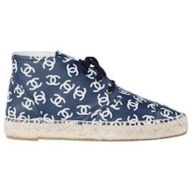 Espadrillas alte con logo CC di Chanel