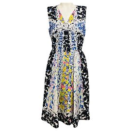 Vestido midi de seda sin mangas con estampado multicolor azul de Peter Pilotto