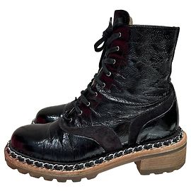 Botas de combate de tobillo de cuero charol marrón Chanel 2015 talla 38 de segunda mano