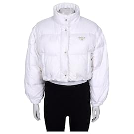 Giacca corta in piuma con logo Prada bianca IT 38 / XS usata