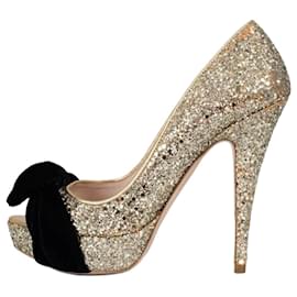 Miu Miu Tacchi Peep-Toe in Pelle Dorata con Fiocco in Velluto Taglia 38 usati