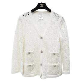 Chanel Weißer Häkelbaumwoll-Cardigan mit Knöpfen Größe 44 Gebraucht