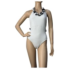 Bañador Chanel con embellecimiento en el escote blanco Talla 38 Usado