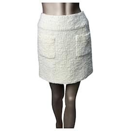 Falda Mini de Tweed Marfil Chanel Talla 40 de segunda mano